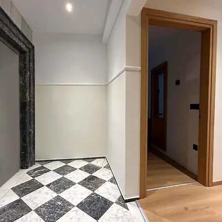 Aparthotel Downtown 4*